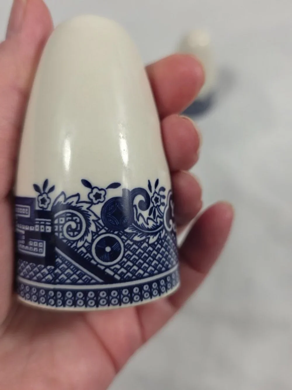 Churchill Willow Blue Salt & Pepper Shaker Set 1/5 Holes Georgian Shape England